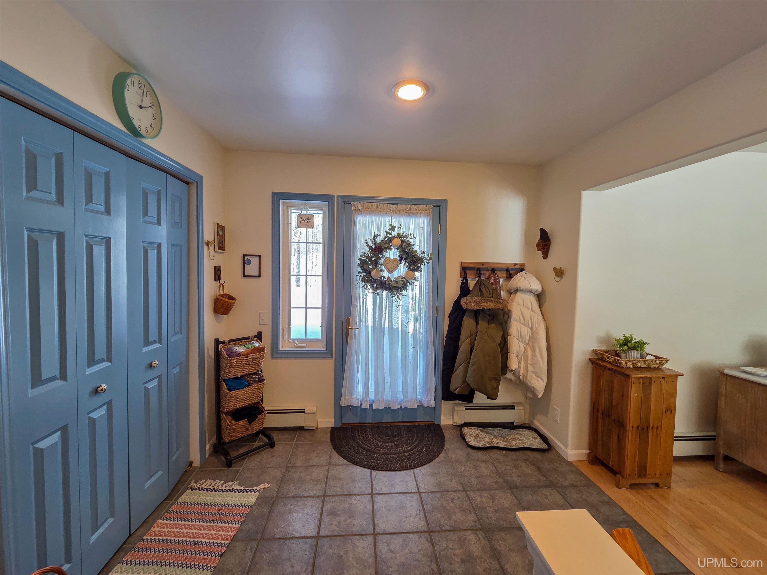 E9915 Old Indiantown Road Munising, MI 49862 - Photo 3 of 84 Gallery Image 3