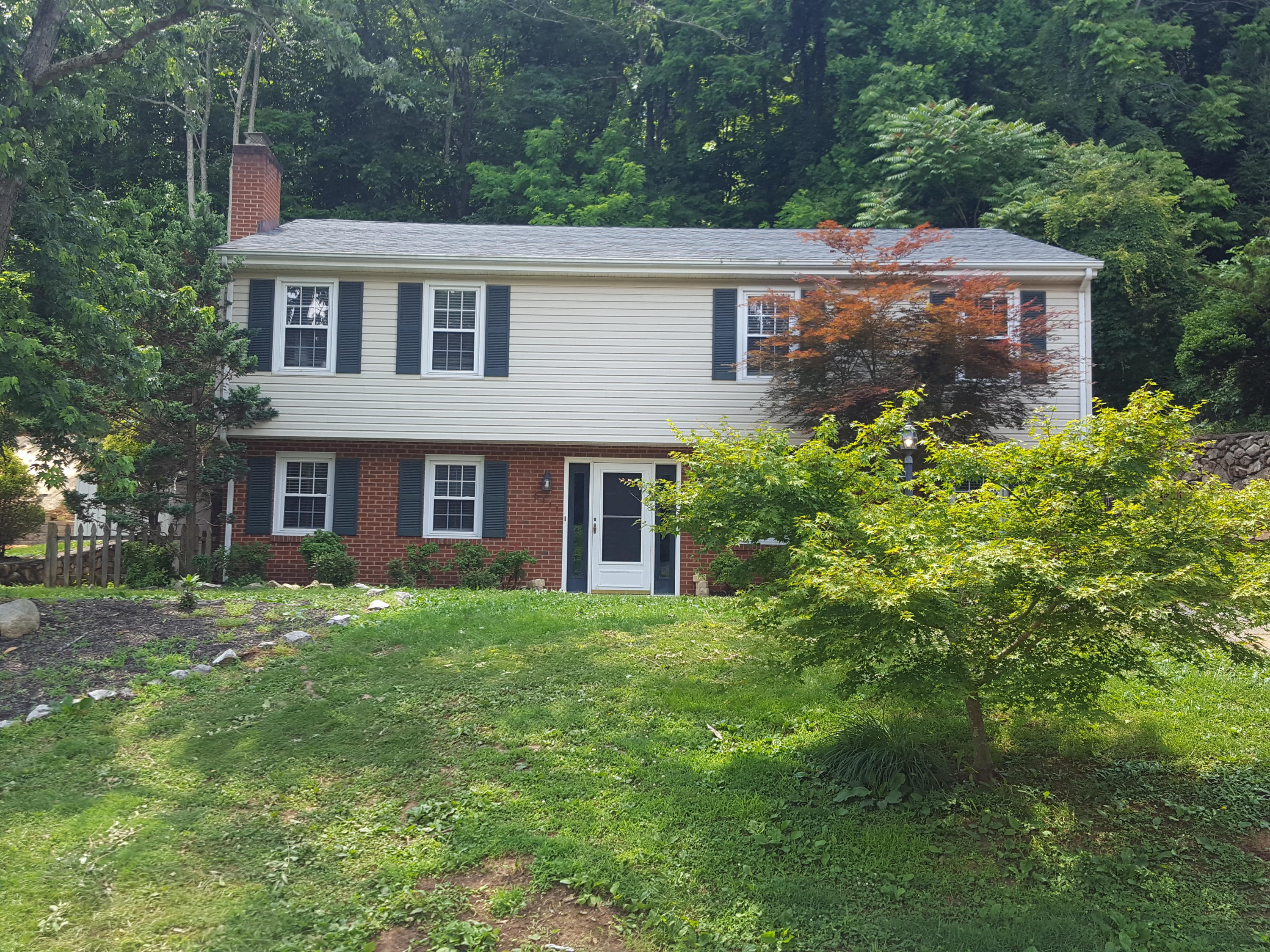 6111 Burnham Road Roanoke, VA 24018 - Photo 1 of 14 front 2
