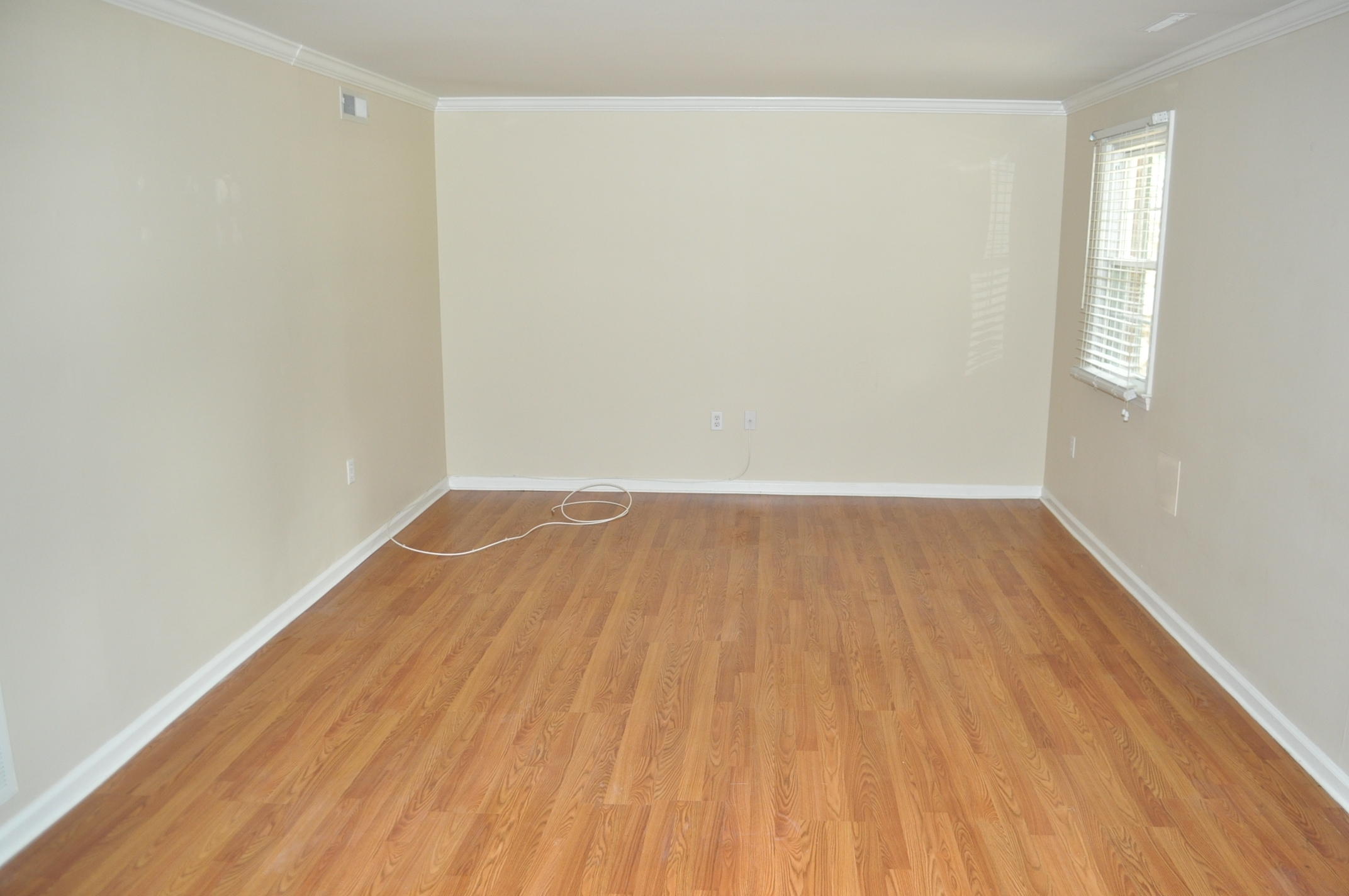 6111 Burnham Road Roanoke, VA 24018 - Photo 2 of 14 DSC_0635