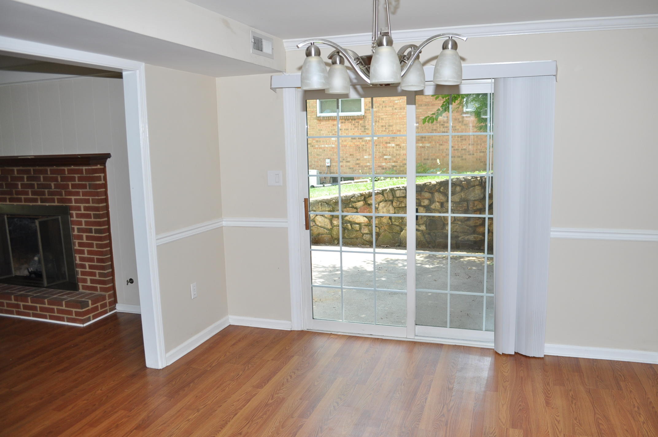 6111 Burnham Road Roanoke, VA 24018 - Photo 5 of 14 DSC_0642