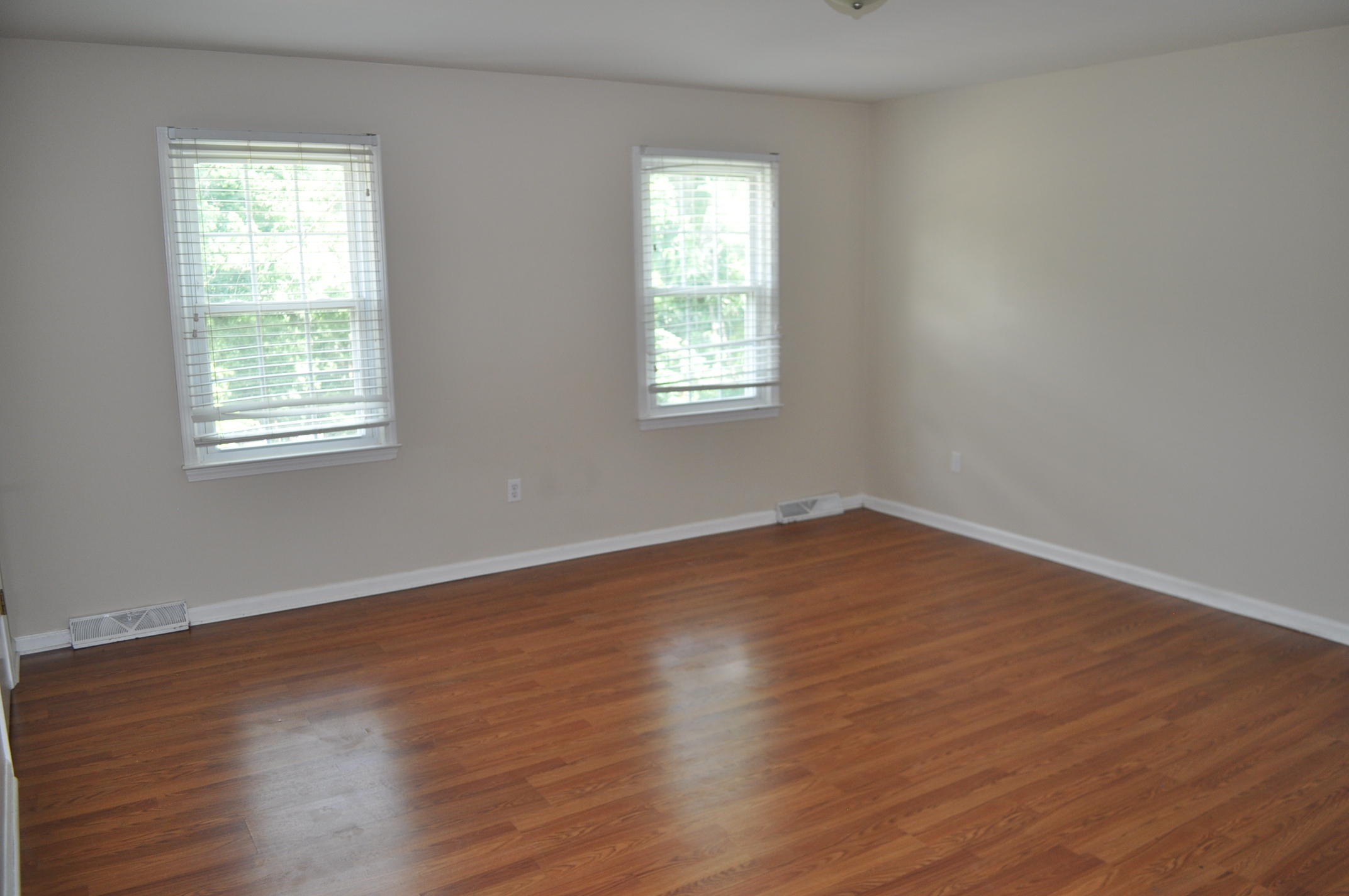 6111 Burnham Road Roanoke, VA 24018 - Photo 7 of 14 DSC_0646