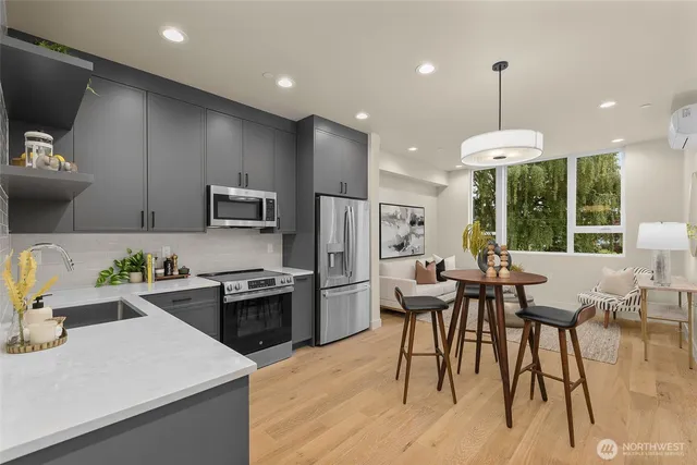 $799,000 | 1110 B 34th Avenue, Seattle, WA 98122