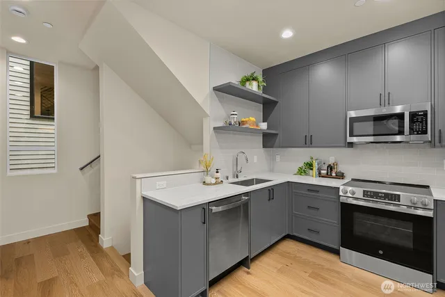 $799,000 | 1110 B 34th Avenue, Seattle, WA 98122