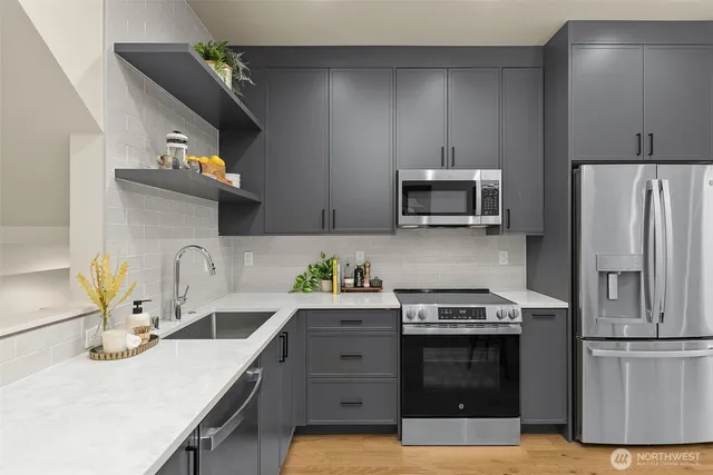 $799,000 | 1110 B 34th Avenue, Seattle, WA 98122