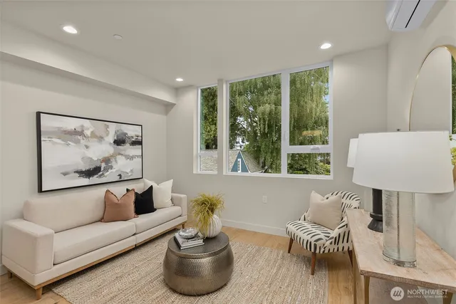 $799,000 | 1110 B 34th Avenue, Seattle, WA 98122