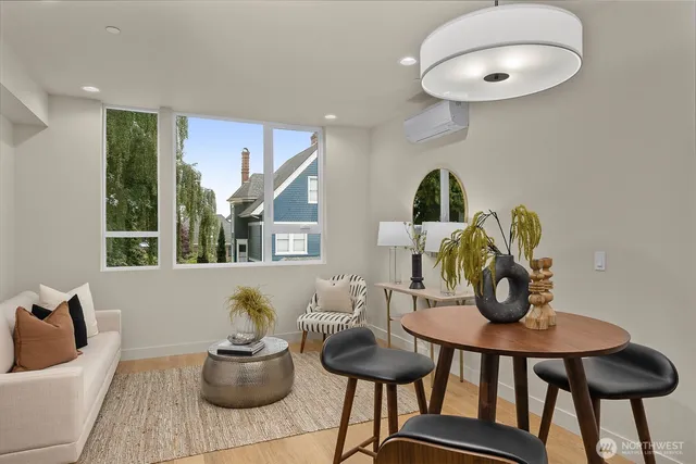 $799,000 | 1110 B 34th Avenue, Seattle, WA 98122