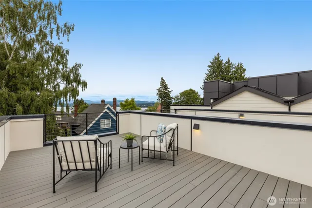 $799,000 | 1110 B 34th Avenue, Seattle, WA 98122