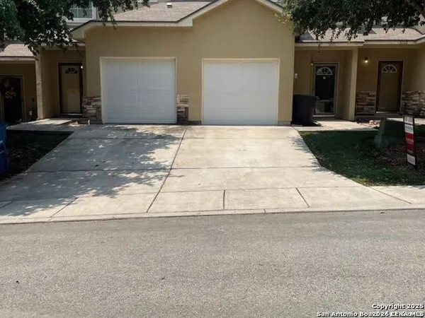 $1,400 | 5011 Flipper Drive, San Antonio, TX 78238