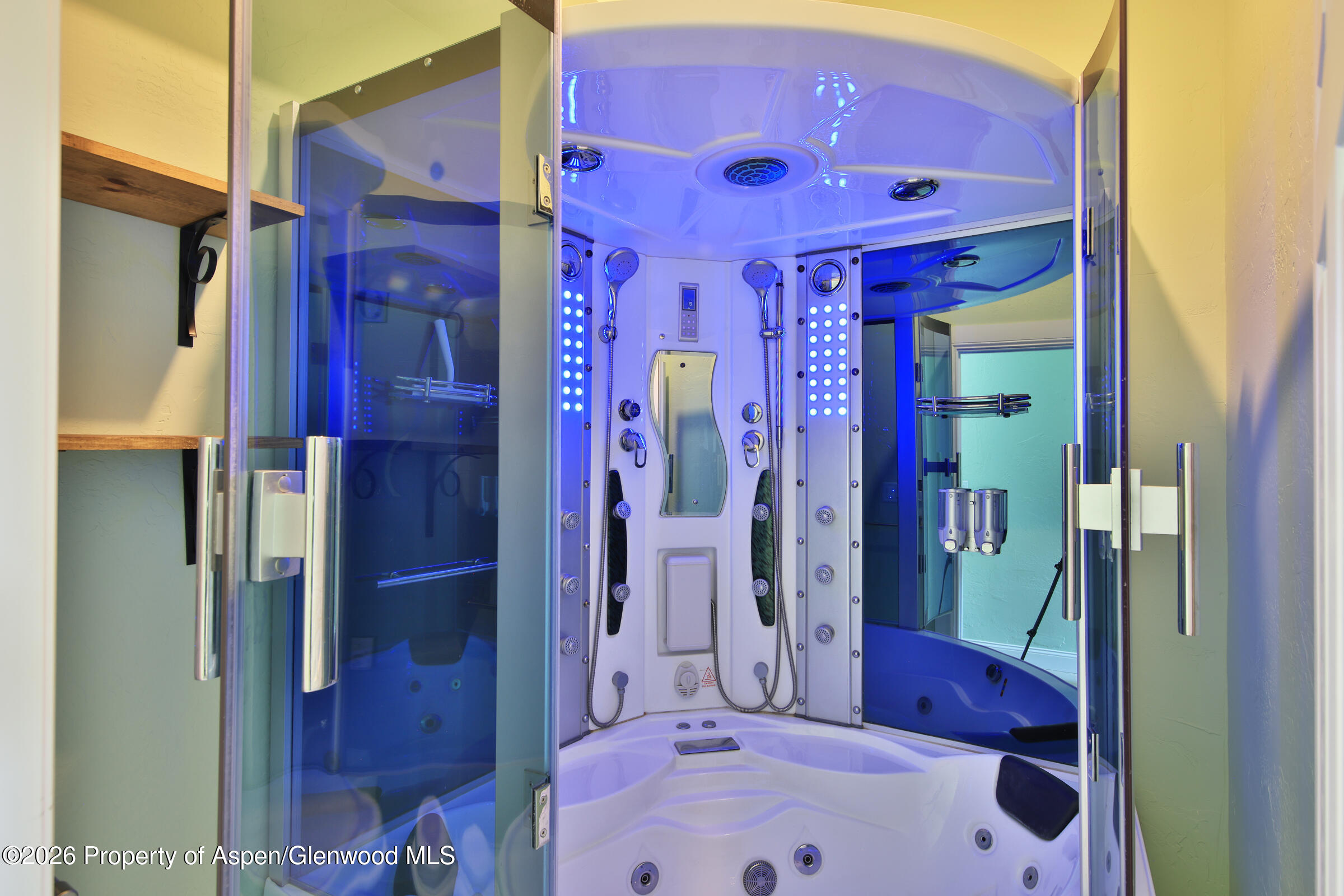 15086 45 45 1/2 Road De Beque, CO 81630 - Photo 13 of 40 a bathroom with a sink a bath tub and shower