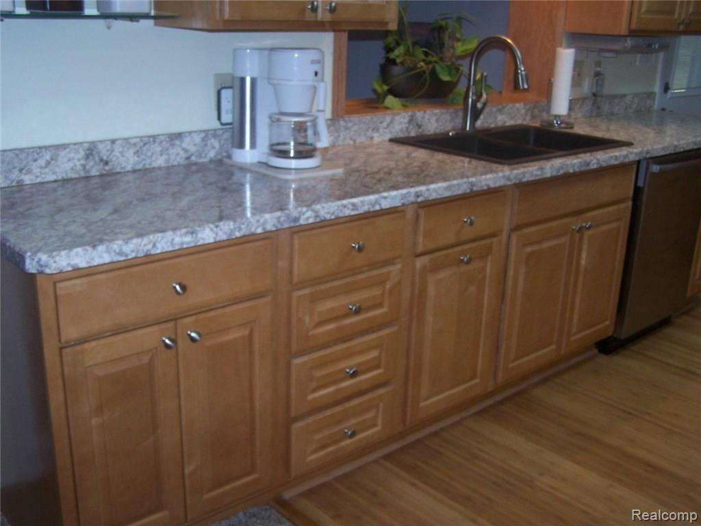 23220 Hagen Road Macomb, MI 48042 - Photo 6 of 58 BRAND NEW UPDATED KITCHEN
