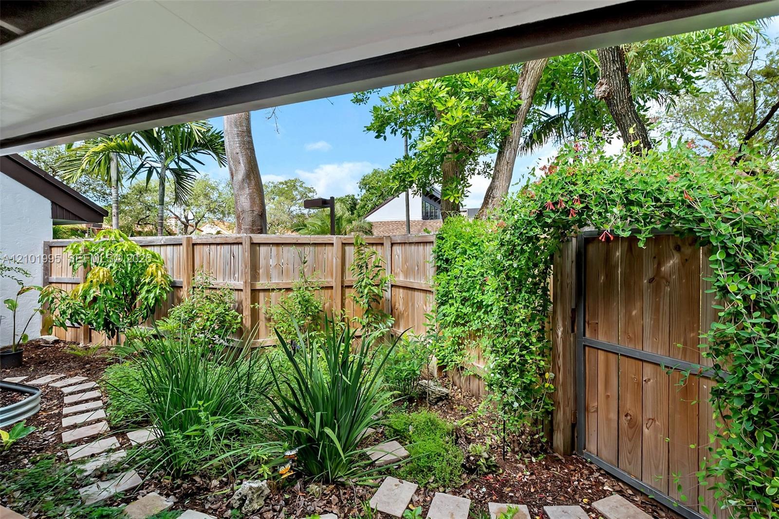 7707 Southwest 100th Street Miami, FL 33156 - Photo 17 of 18 Gallery Image 17