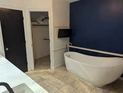 $320,000 | 1816 Crooked Lane, Fort Worth, TX 76112
