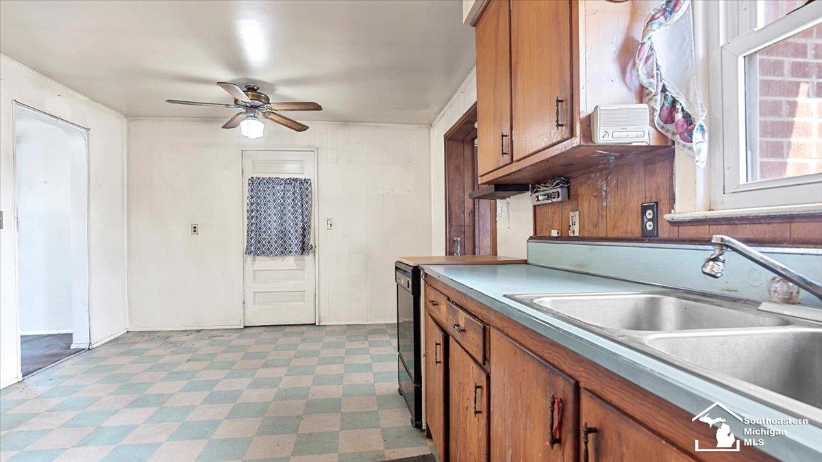 10075 Holland Road Taylor, MI 48180 - Photo 12 of 37 50170302-0dbb8491-122e-4ef6-915c-22c7e34c73dc.JPG