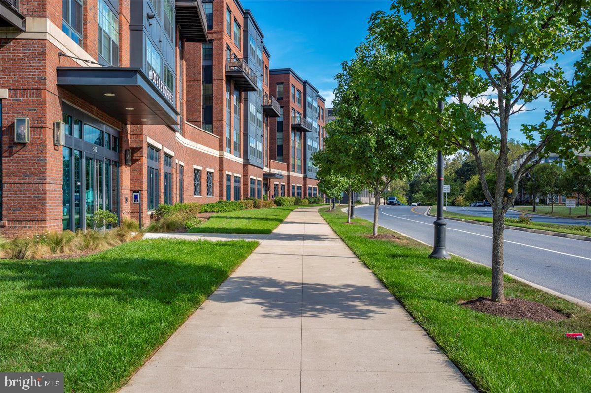 502 Diamondback Drive, Unit 502 Gaithersburg, MD 20878 - Photo 2 of 50