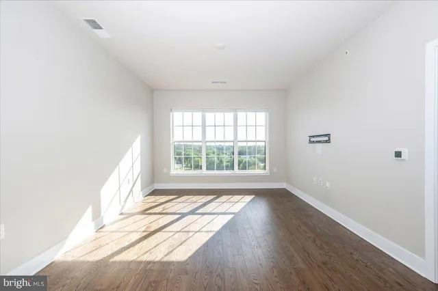 $425,000 | 502 Diamondback Drive, Unit 502, Gaithersburg, MD 20878