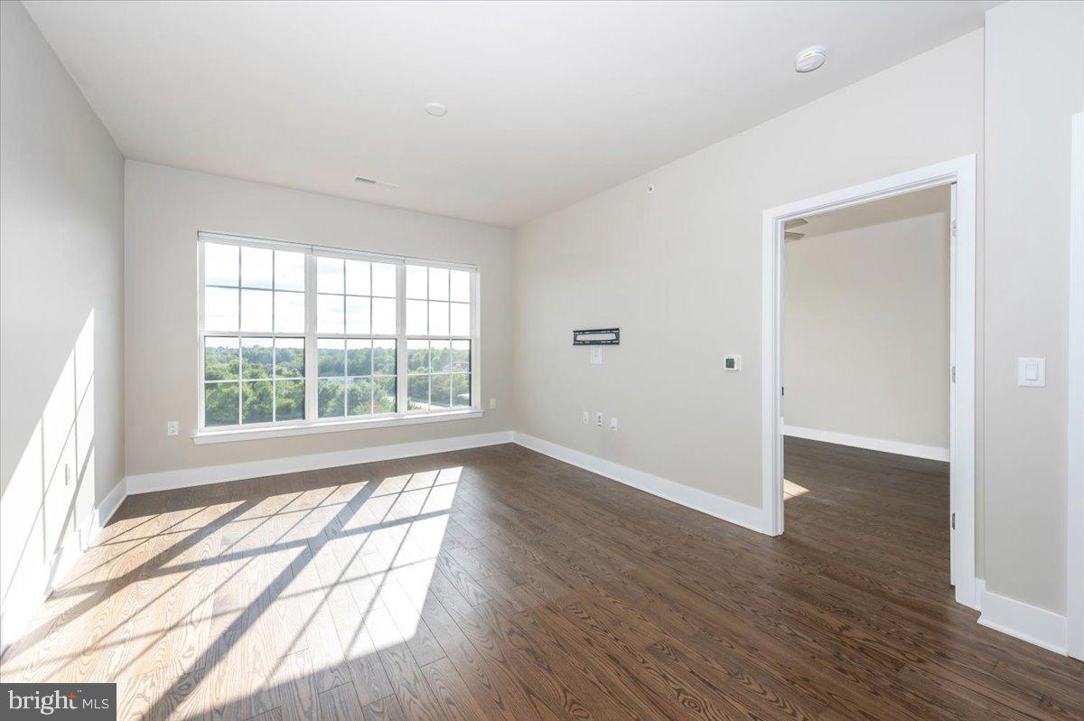 502 Diamondback Drive, Unit 502 Gaithersburg, MD 20878 - Photo 5 of 50