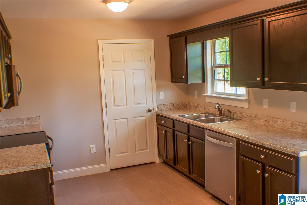 2592 Elvester Road Warrior, AL 35180 - Photo 16 of 26