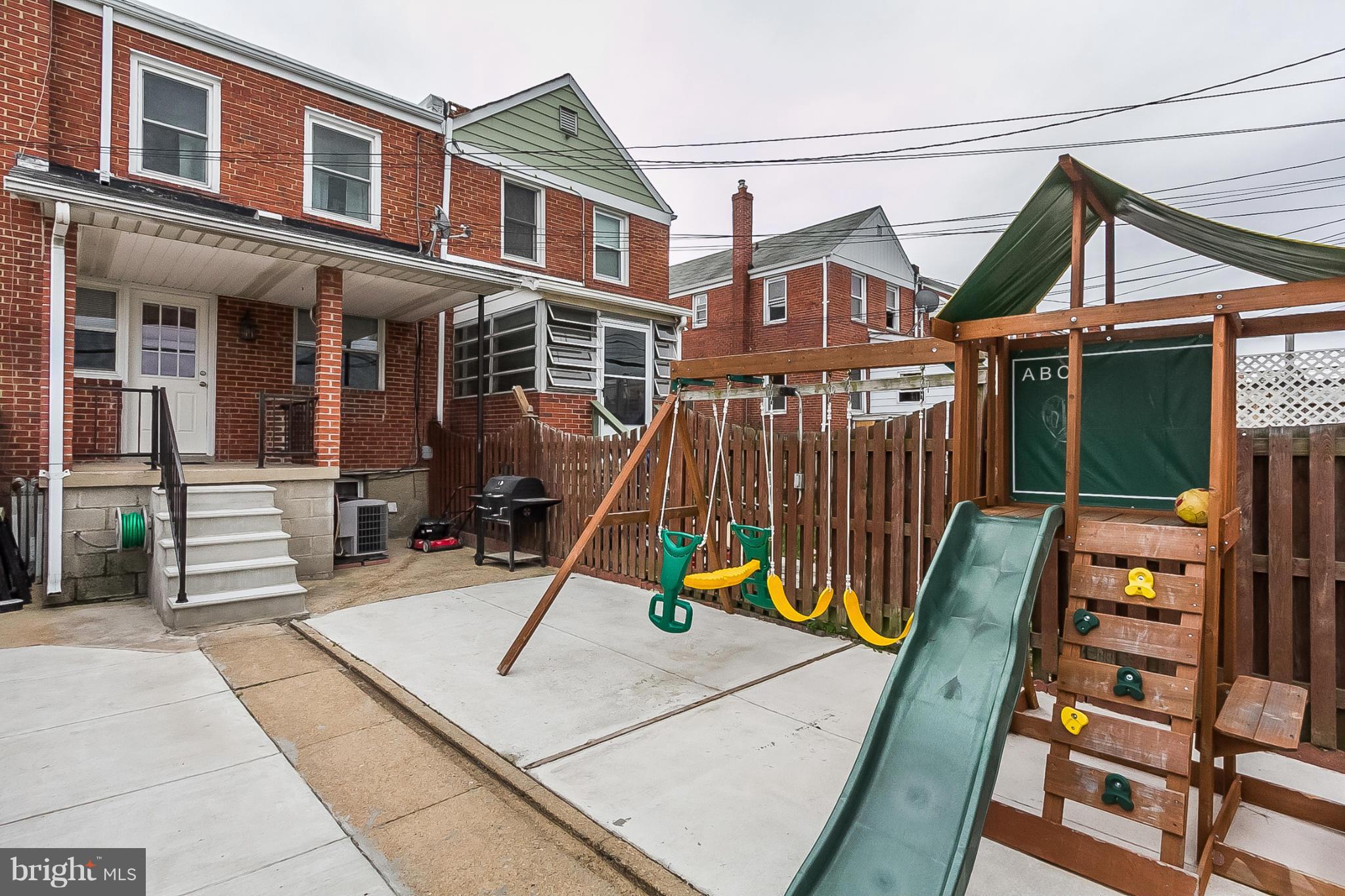 716 Aldworth Road Baltimore, MD 21222 - Photo 4 of 29 a view of a house with a park