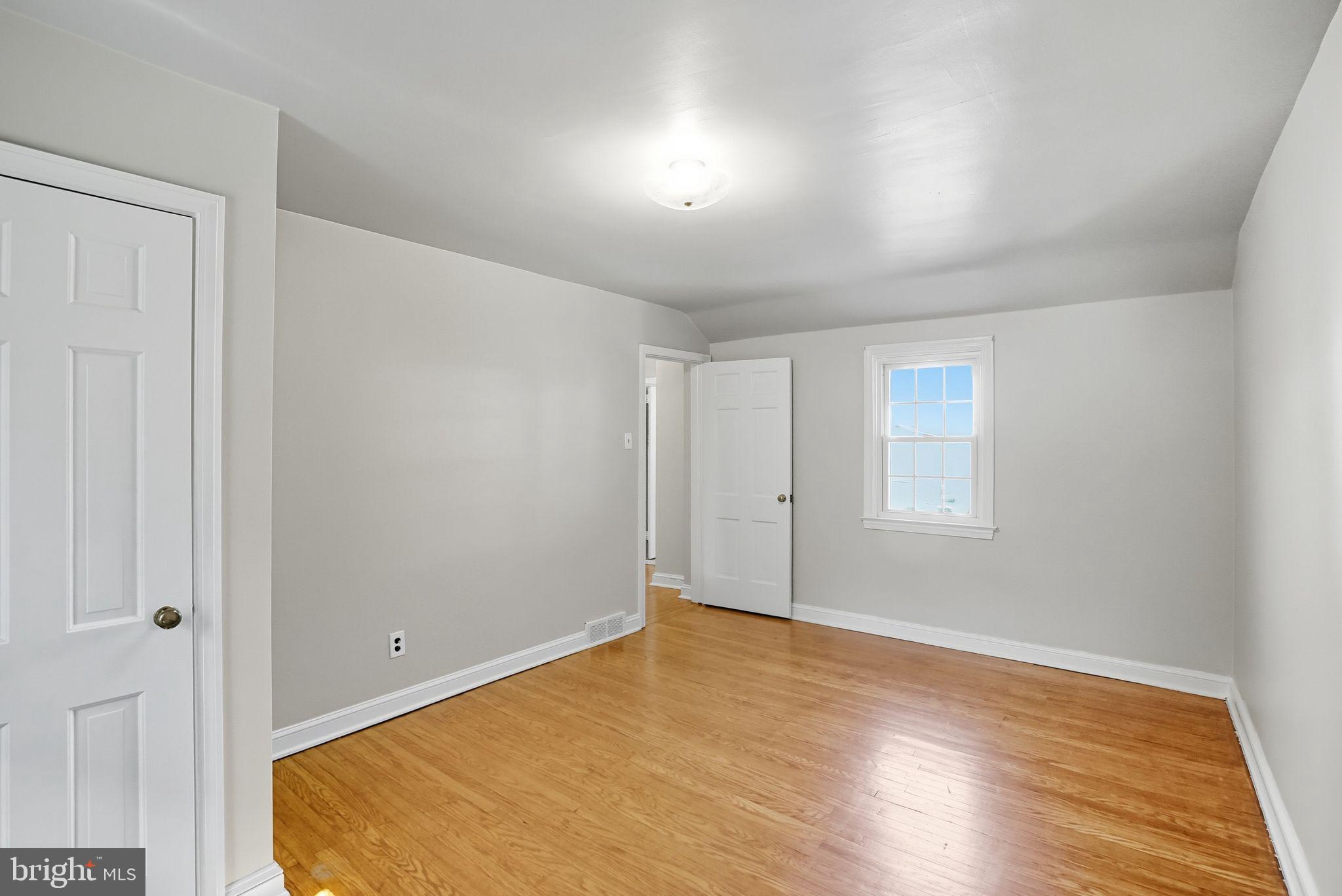 979 Edgewood Drive Springfield, PA 19064 - Photo 22 of 36 a view of empty room