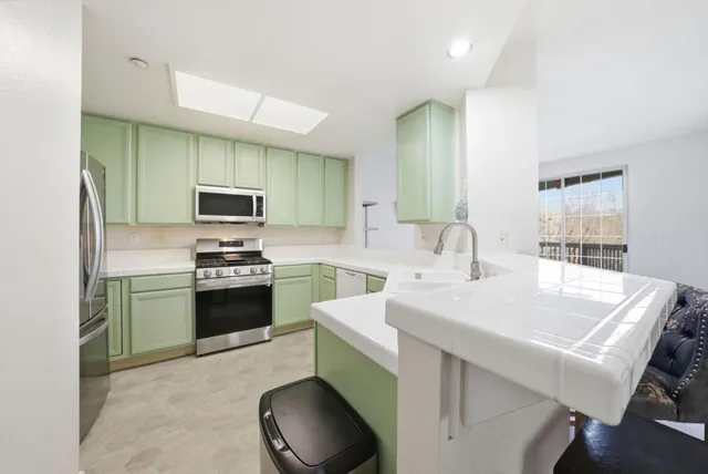 $898,000 | 607 Arcadia Terrace, Unit 204, Sunnyvale, CA 94085