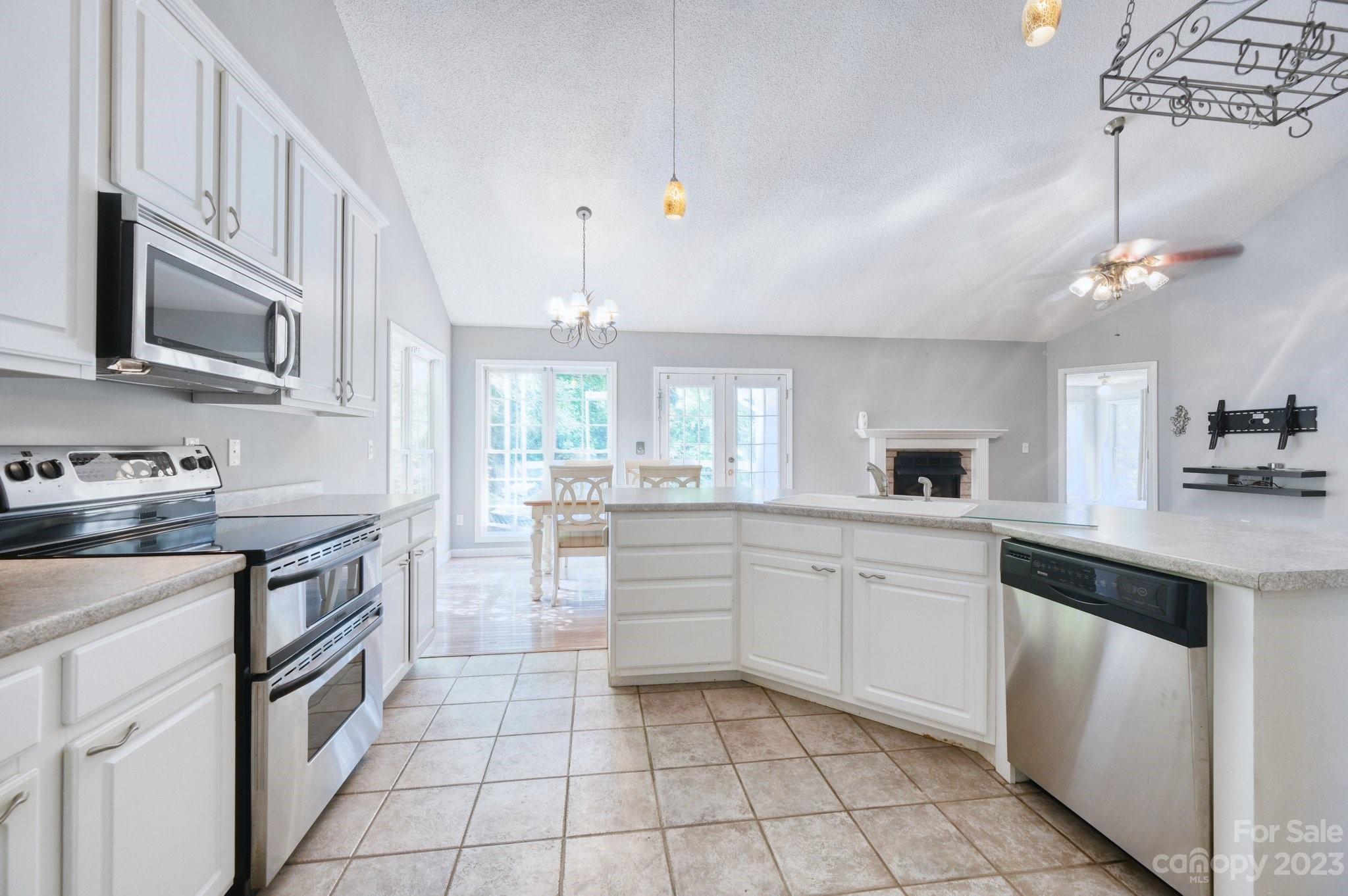 71 Mountain Ridge Lane Fletcher, NC 28732 - Photo 12 of 30 Gallery Image 12