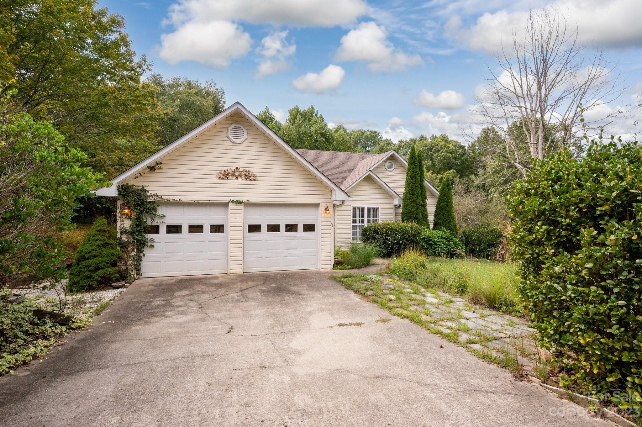 71 Mountain Ridge Lane Fletcher, NC 28732 - Photo 2 of 30 Gallery Image 2