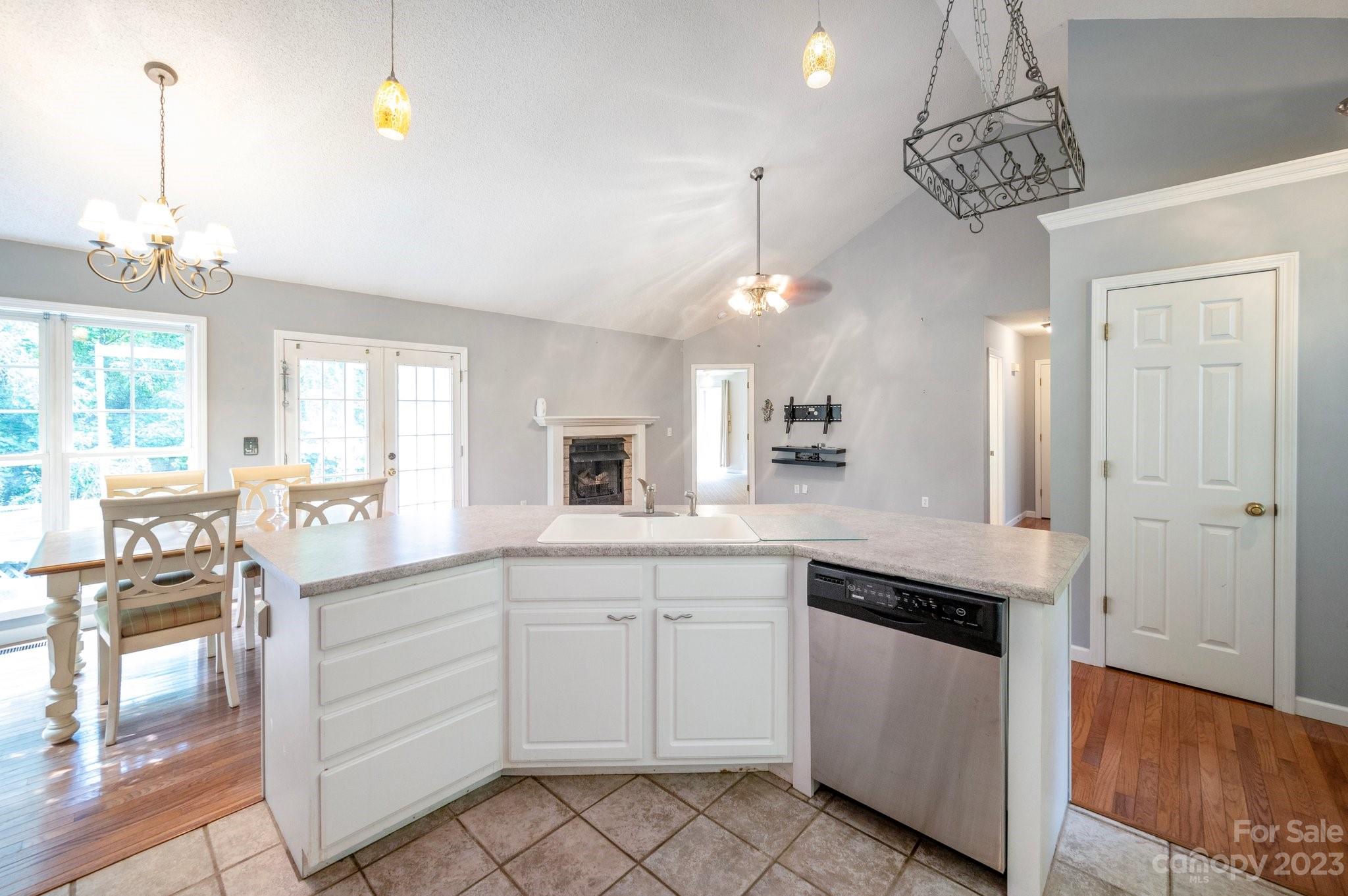 71 Mountain Ridge Lane Fletcher, NC 28732 - Photo 8 of 30 Gallery Image 8