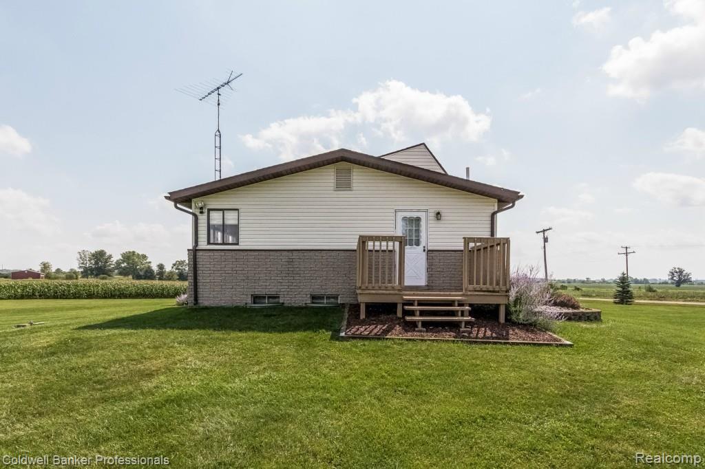 11730 Fisher Road Yale, MI 48097 - Photo 39 of 52 040-Rear_View-1987583-large.jpg