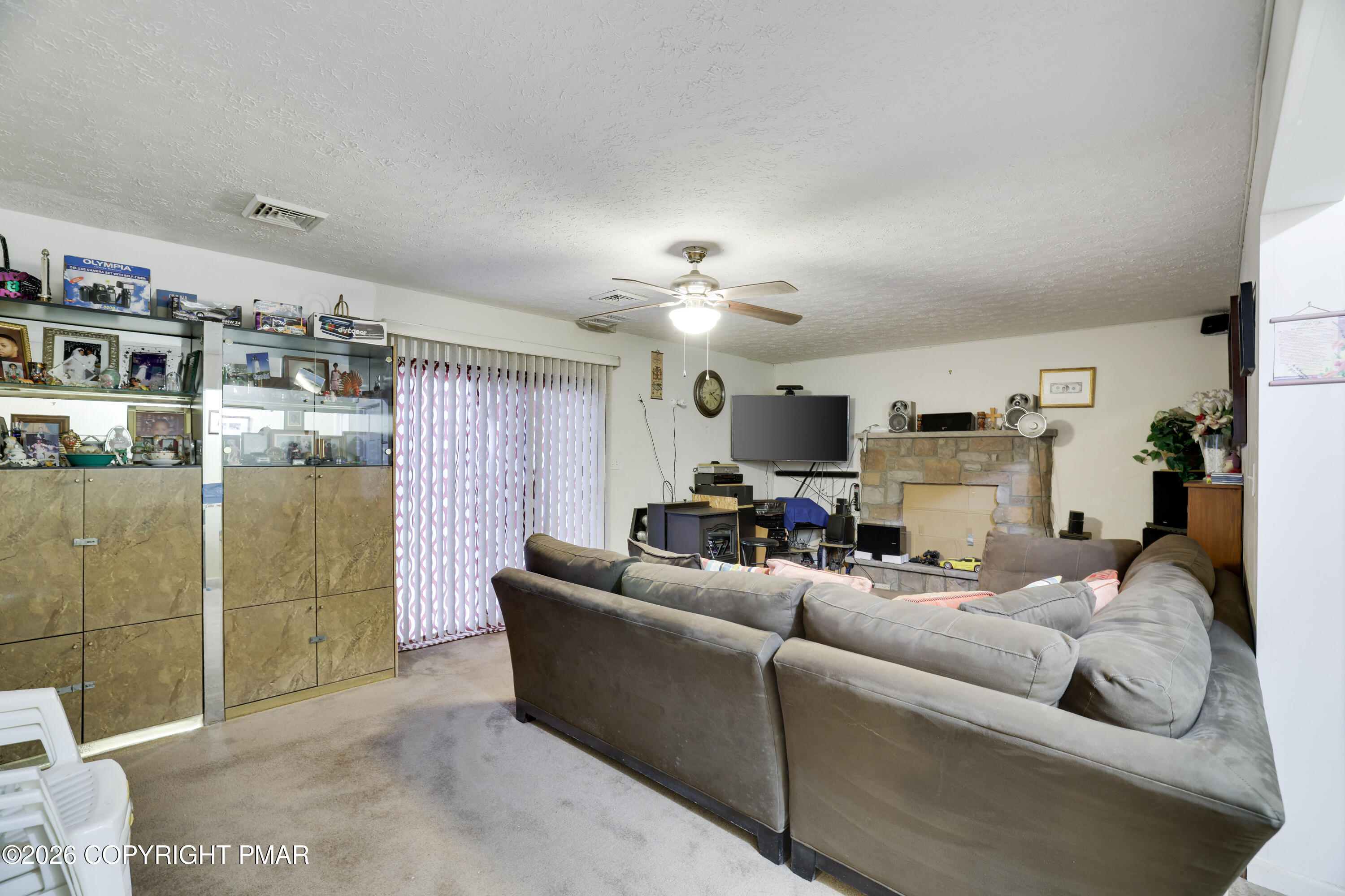 2137 Freedom Way Pocono Summit, PA 18346 - Photo 24 of 71 15-RBP53940