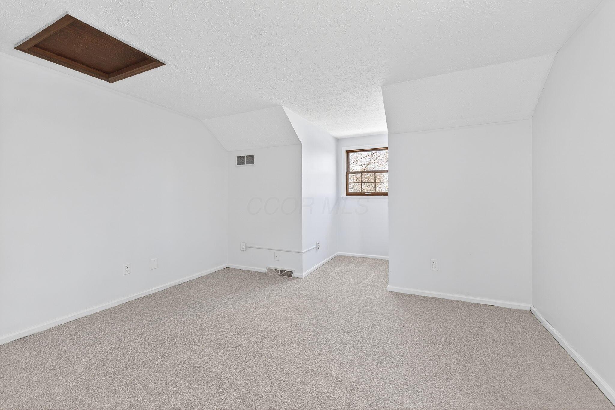 4985 Dellen Road Groveport, OH 43125 - Photo 34 of 60 4985 Dellen Rd (Interior)-41
