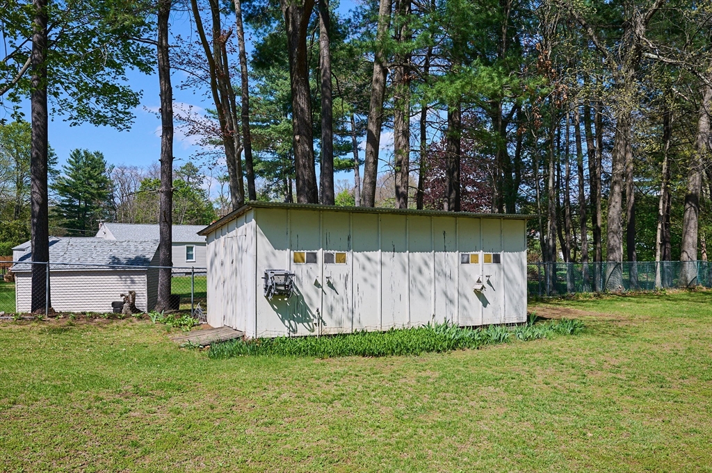 363 Cooley Street Springfield, MA 01128 - Photo 25 of 37