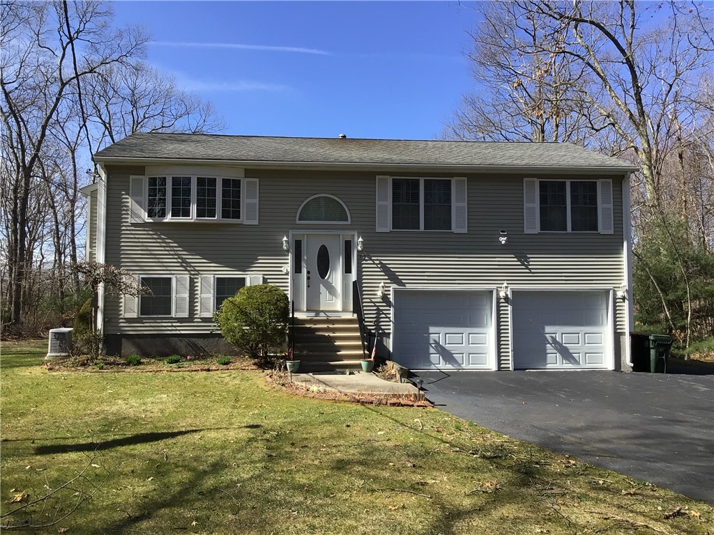 92 Limerock Road Smithfield, RI 02917 - Photo 2 of 19
