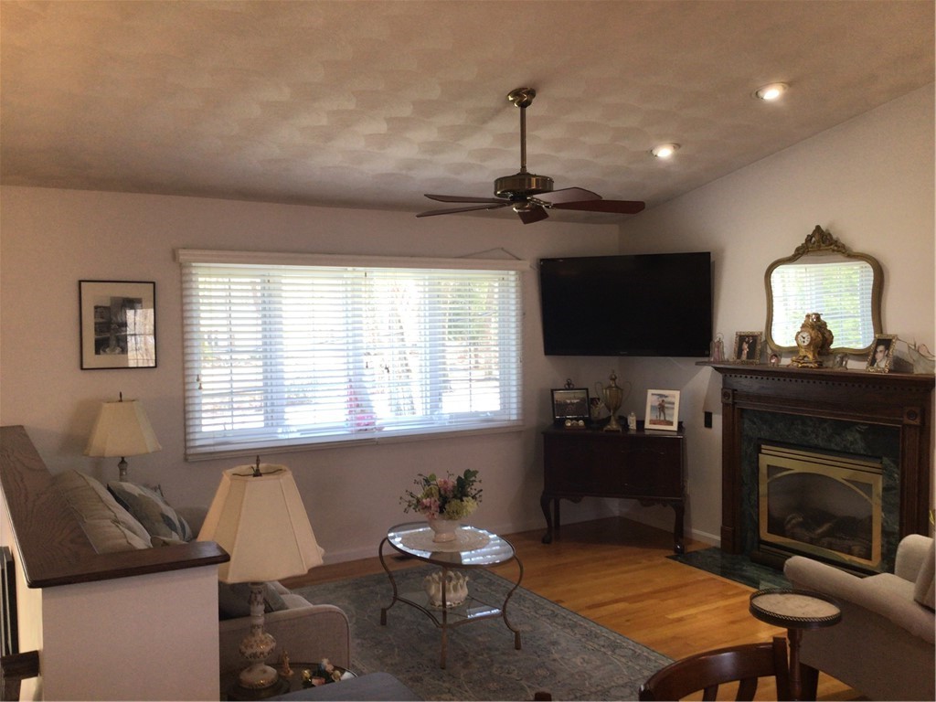 92 Limerock Road Smithfield, RI 02917 - Photo 8 of 19