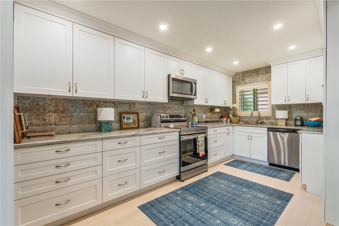 1155 Reef Road, Unit D2 Vero Beach, FL 32963 - Photo 14 of 33 Gallery Image 14