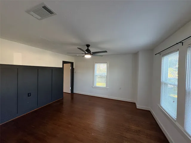 $1,550 | 306 North Elm Street, Tomball, TX 77375