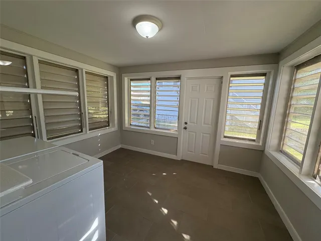 $1,550 | 306 North Elm Street, Tomball, TX 77375