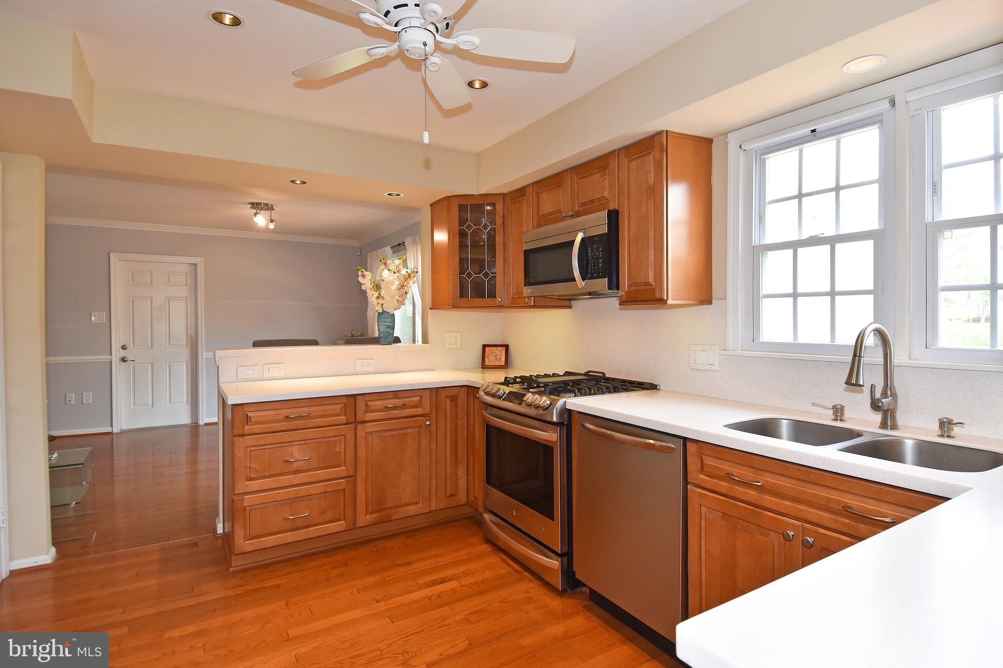 6139 Campfire Columbia, MD 21045 - Photo 4 of 57