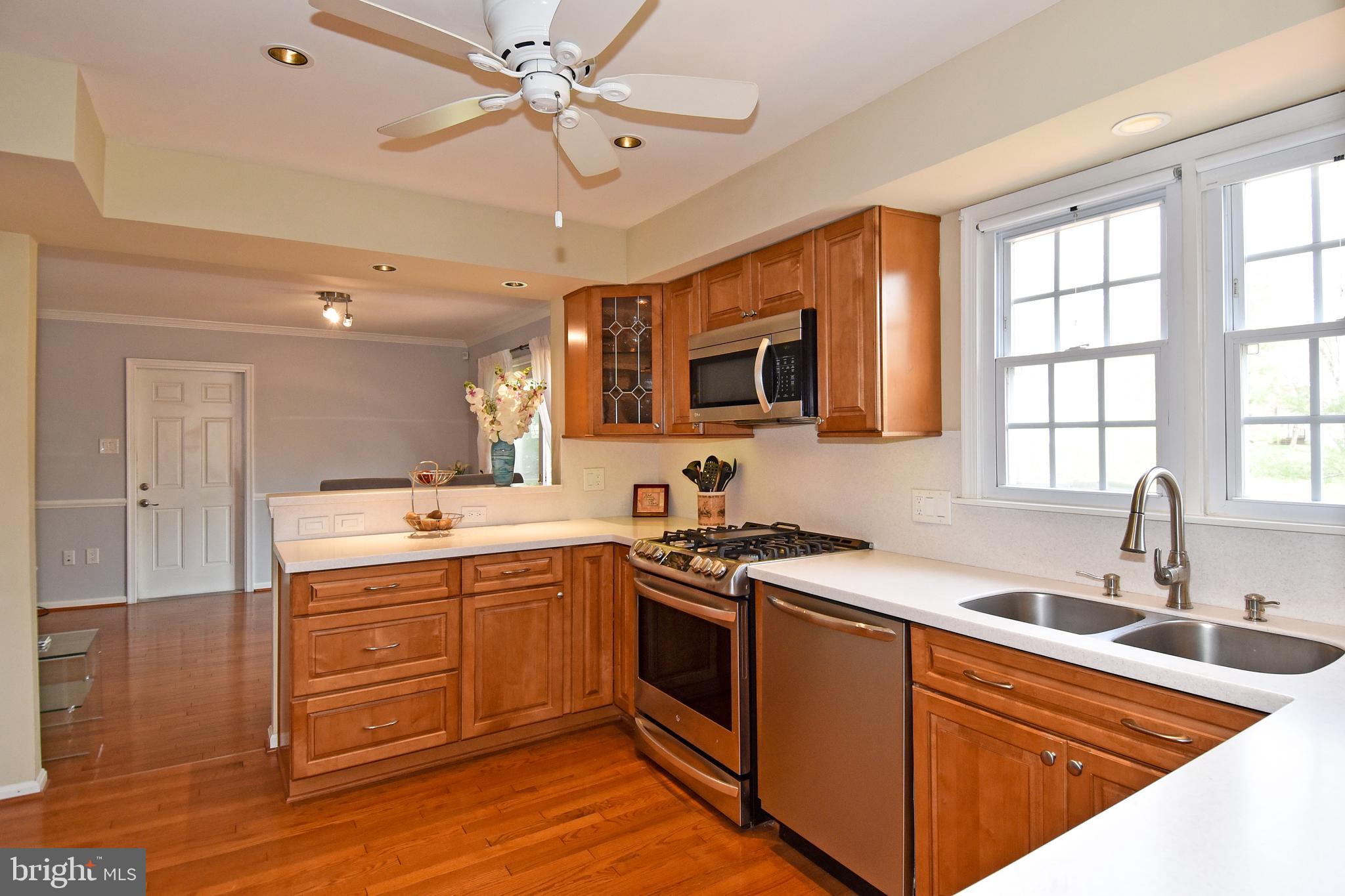 6139 Campfire Columbia, MD 21045 - Photo 5 of 57