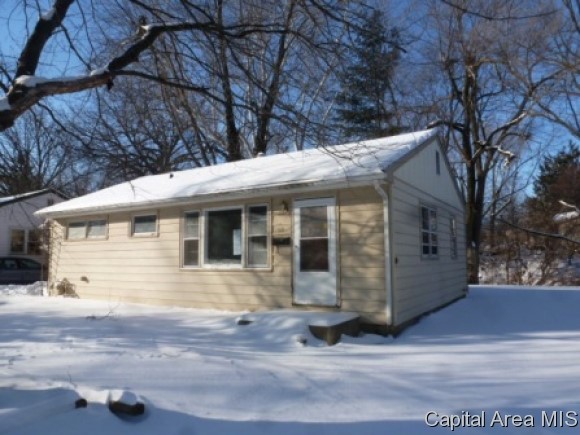 53 7th Drive Decatur, IL 62521 - Photo 2 of 15