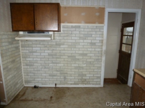 53 7th Drive Decatur, IL 62521 - Photo 8 of 15