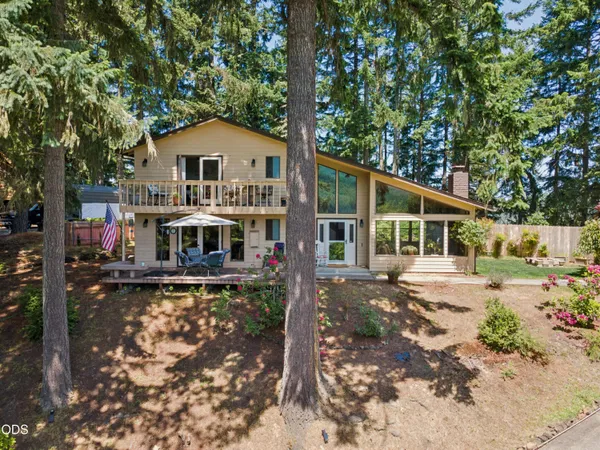 $449,995 | 1853 Ridge Water Drive, Sutherlin, OR 97479