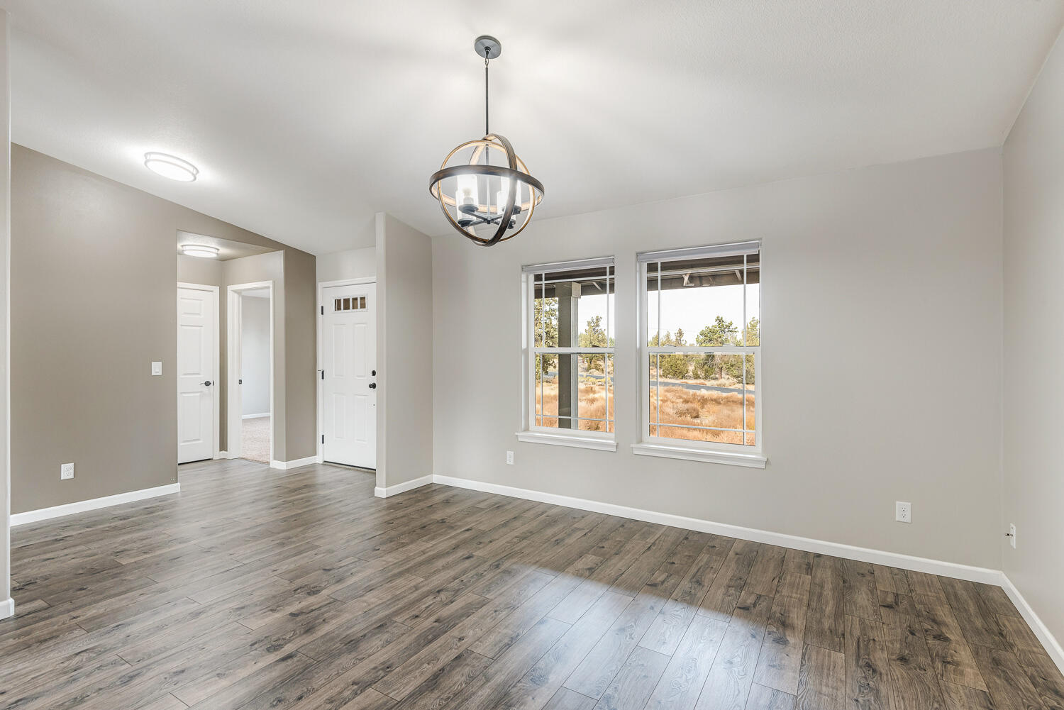 21305 Southwest Gift Road Bend, OR 97703 - Photo 4 of 46 Formal Dining-Reading Nook
