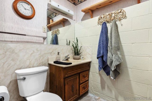 $1,150,000 | 2006 Catalina Avenue, Vista, CA 92084