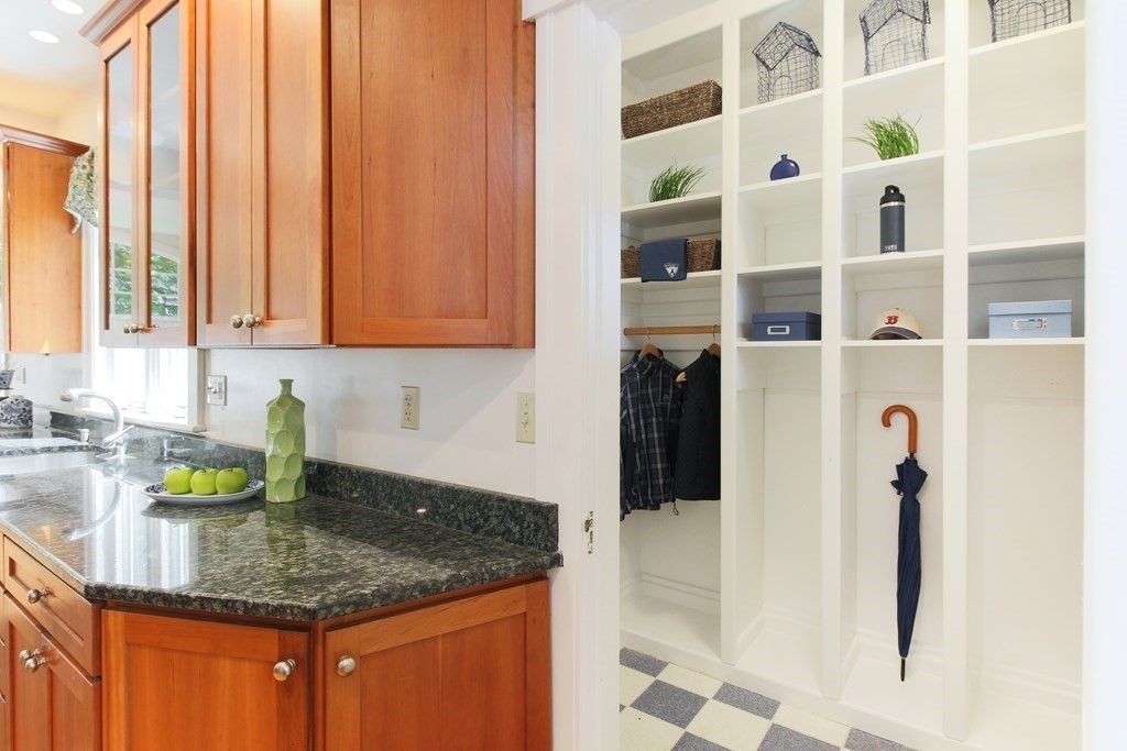 21 Kenilworth Road Worcester, MA 01602 - Photo 24 of 42