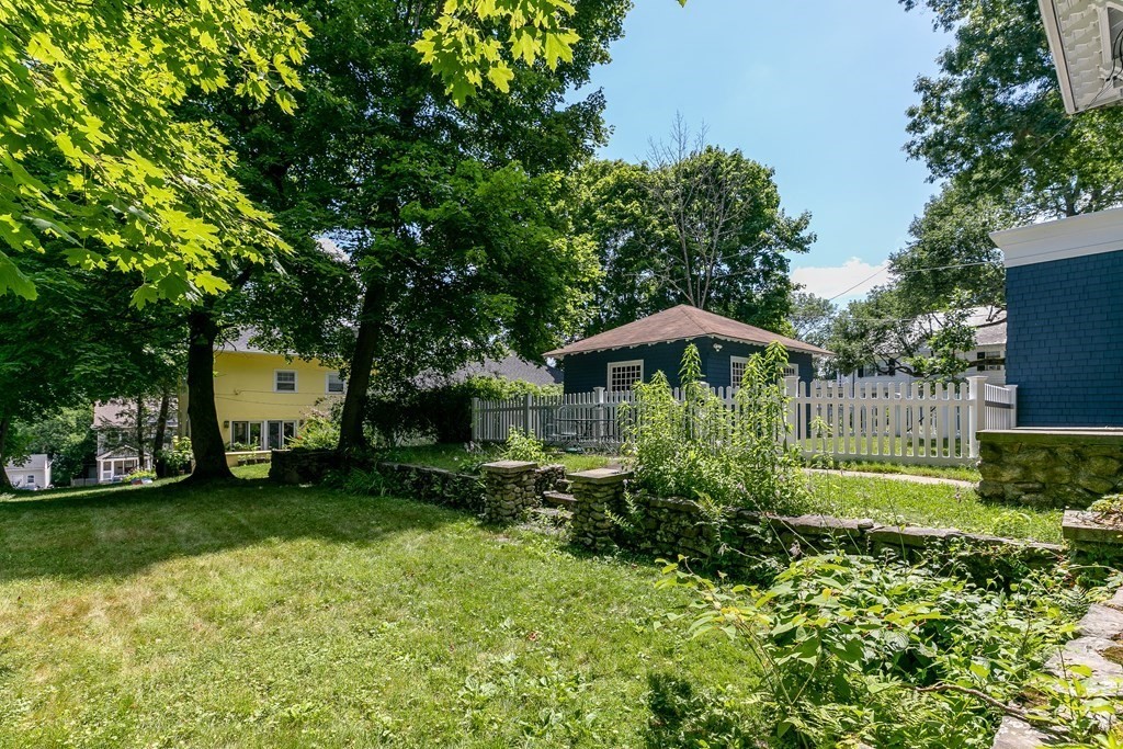 21 Kenilworth Road Worcester, MA 01602 - Photo 7 of 42