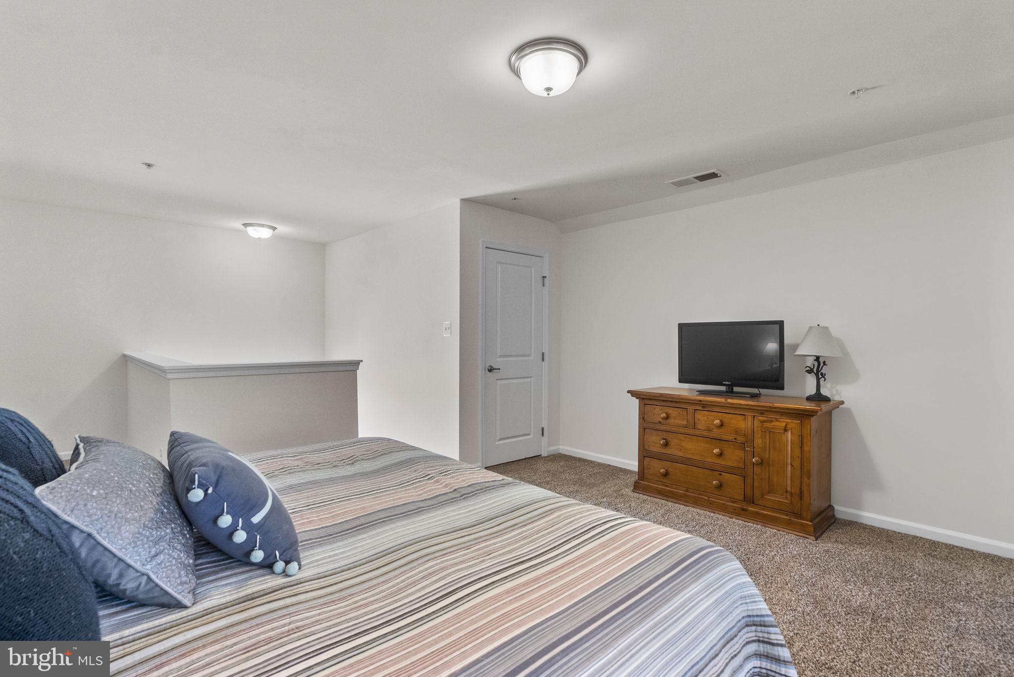 6 Gaver Way Middletown, MD 21769 - Photo 43 of 72 Upper level loft w full bath and adjoining bedroom