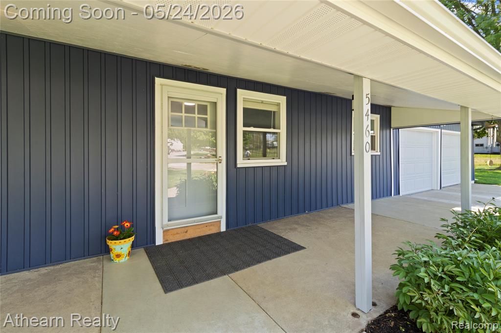 5460 North Henderson Road Davison, MI 48423 - Photo 3 of 33