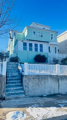 $3,500 | 156 Campbell Avenue, Unit 1, Revere, MA 02151