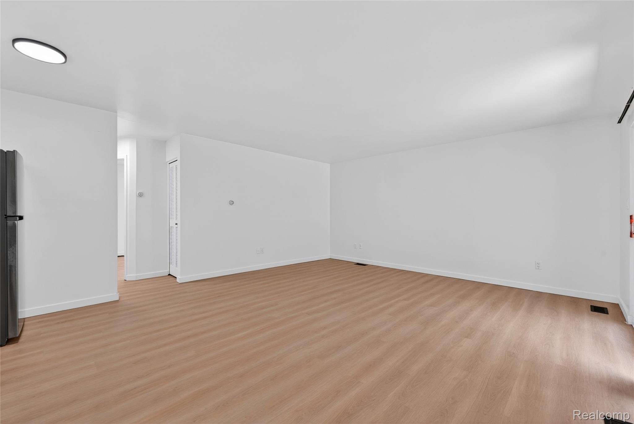 48770 Shelby Road, Unit 14 Utica, MI 48317 - Photo 3 of 18 07-48770-Shelby-Rd-Unit-8-WindowStill.jpg