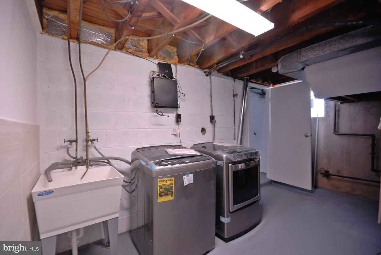 12628 Medford Road Philadelphia, PA 19154 - Photo 22 of 23 Laundry